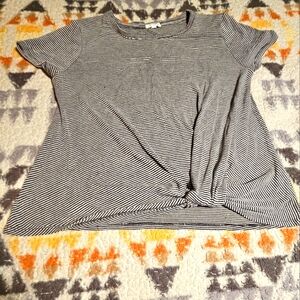 Eyeshadow Boho Blouse Grey & White with Twist Bottom. C6